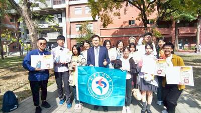 114全國技藝競賽商業類圖片