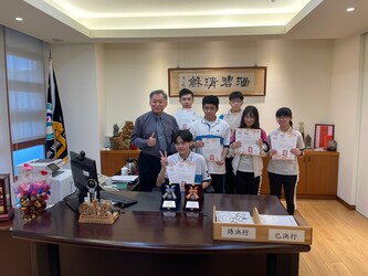 全國資訊月資訊應用「Python程式語言」榮獲中區團體組第二名、中區個人組第三名圖片